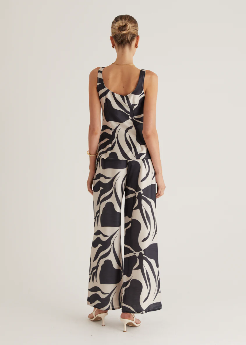Arrow Pants - Black Abstract - Image 10