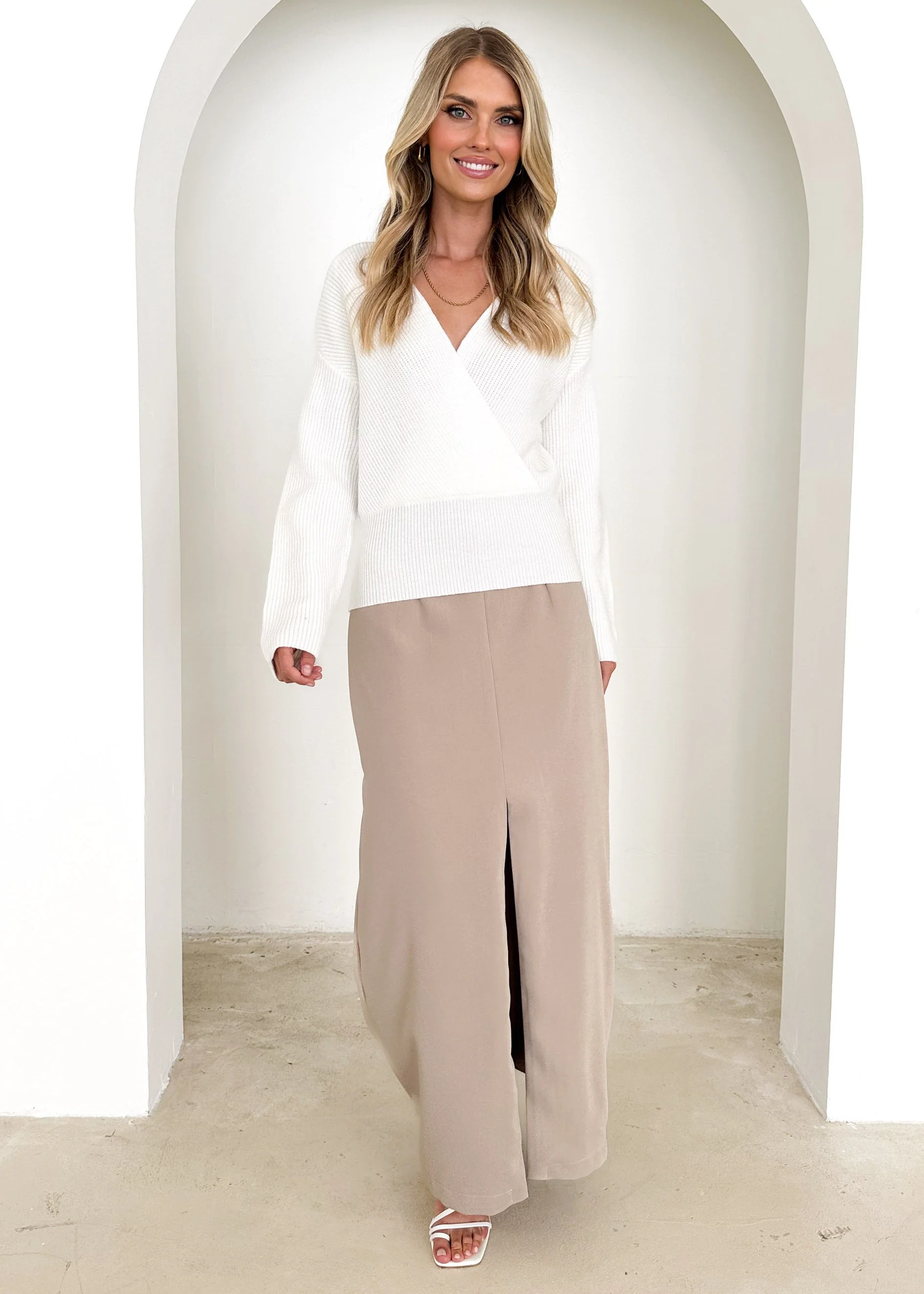 Cattriena Cropped Sweater - Off White - Image 3
