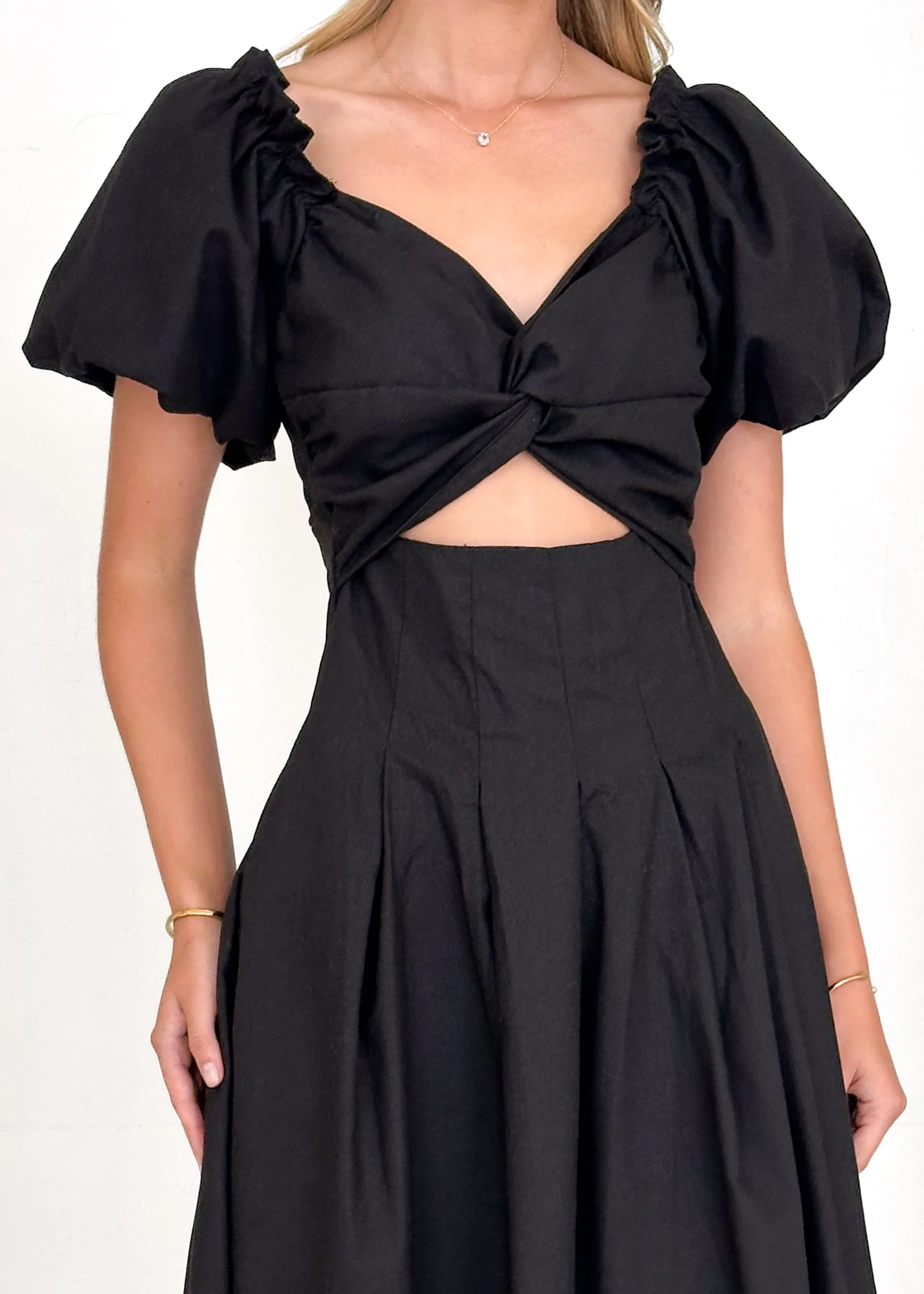 Larttie Off Shoulder Midi Dress - Black - Image 7