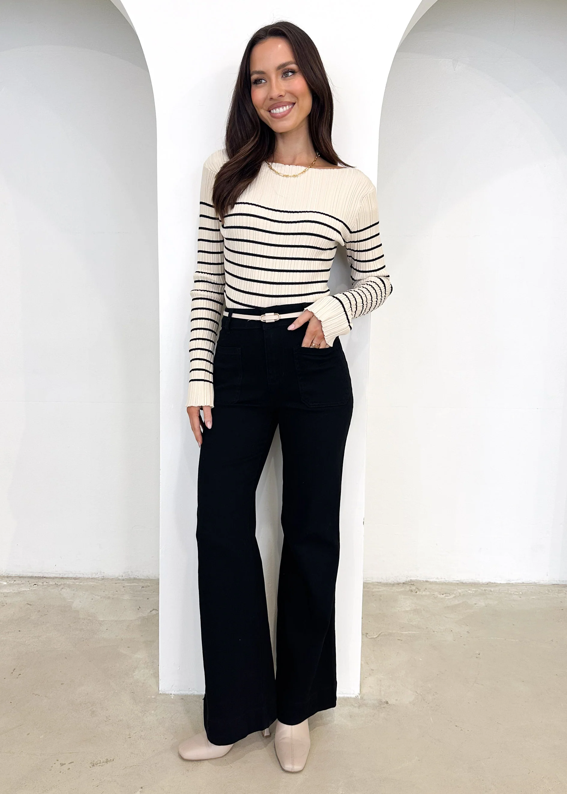 Solita Wide Leg Jeans - Black - Image 3